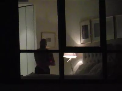 Smutsig skolflicka glädjer  tre kåta killar på en gång