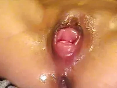 Exotisk brunettsköterska blir sexfilm hamster smutsig med sin nya patient