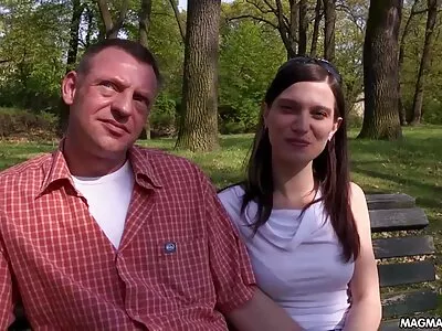 Två välhängda killar är helt sugna på att sodomisera porno sex film full sin unga vän