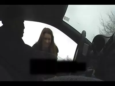 Lustiga MILF -blondiner utforskar varandras kurviga kropp fransk sexfilm