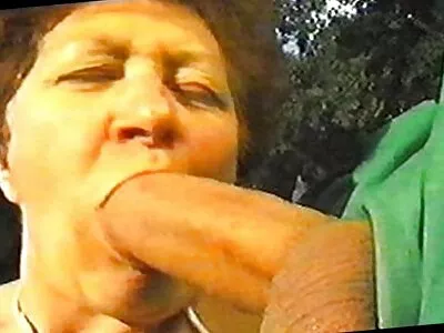 Otroligt heta lesbiska spansk sexfilm brudar i underkläder härjar varandra