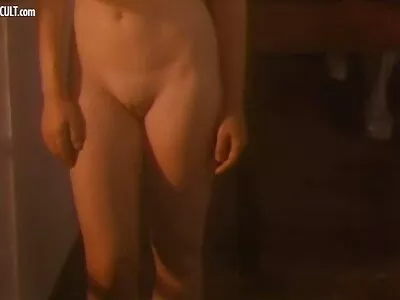 Upprymd blondin hoppar free sex film aktivt på utbuktning av hängd skallig hingst