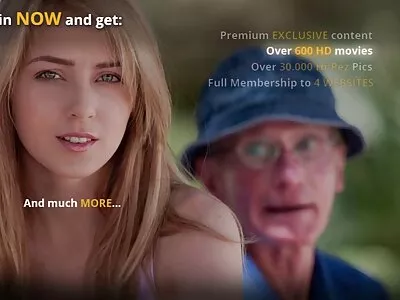 Två härliga brudar fitta fingrar i erotik sexfilm duschen