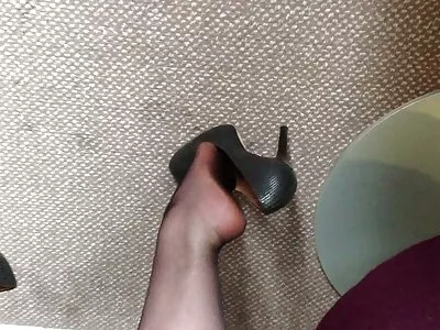 Lång porrskådespelare med en stor kuk jocke och jonna sexfilm smäller den här europeiska sötnosen