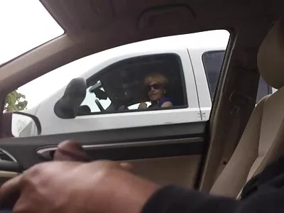 Hanrej POV scen av het lespisk sex film brud som rider enorm svart kuk med sin röv
