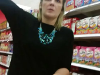 Blond MILF älskar att åka en strand sexfilm stor svart kuk med sin runda rumpa