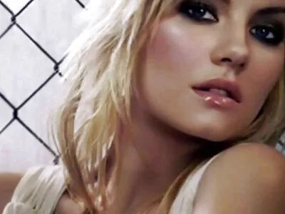 Skatteman med stor kuk knullar slidan för att beräkna mans sex film lesbian fru