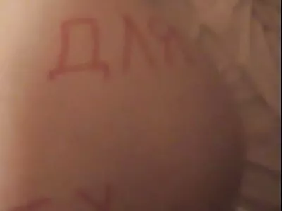 Vinnig tjej blåser styvbrors kuk och tittar free sex film free in i hans ögon