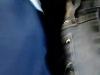 Besättningen är intresserad av djupet av hennes strama strand sex film rövhål