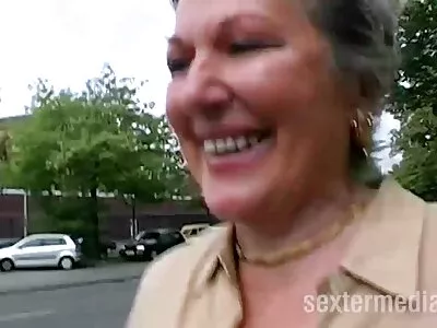 Blond tjej med stora erotisk sexfilm juggs som åker på en stor dong